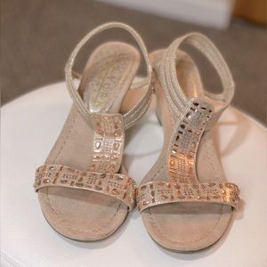Women’s wedge sandals